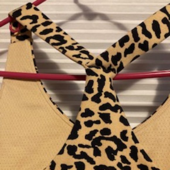 Leopard T-back Sports Bra, Size M/L, Cotton Nylon blend, nice workout bra! - Picture 5 of 5